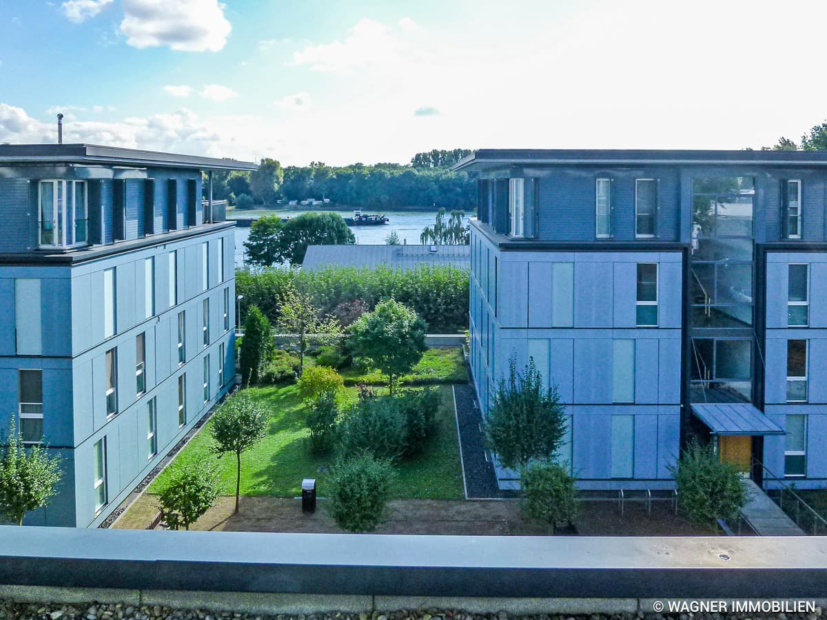 Immobilienmakler Wiesbaden-Biebrich: Blick auf den Rhein Immobilienmakler Wiesbaden-Biebrich: Blick auf den Rhein