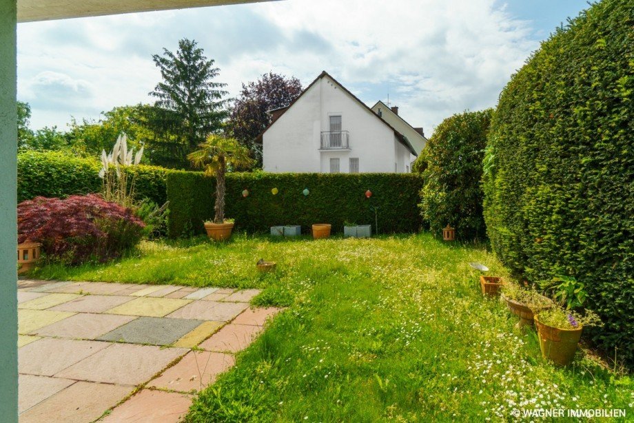 garden and terrace Reihenendhaus Wiesbaden