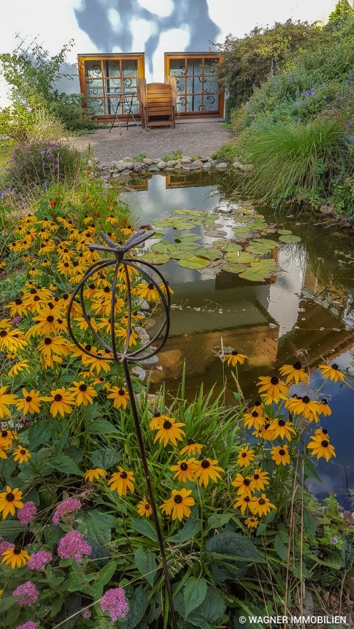 pond behind the house Einfamilienhaus Niedernhausen