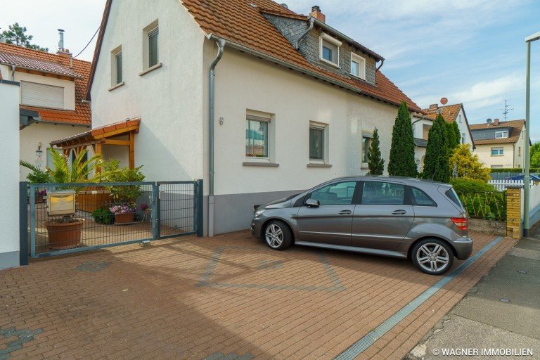 Haus mit Stellplatz Hochheim Einfamilienhaus Kleines Haus mit Dachterrasse und Parkplatz | WAGNER IMMOBILIEN
