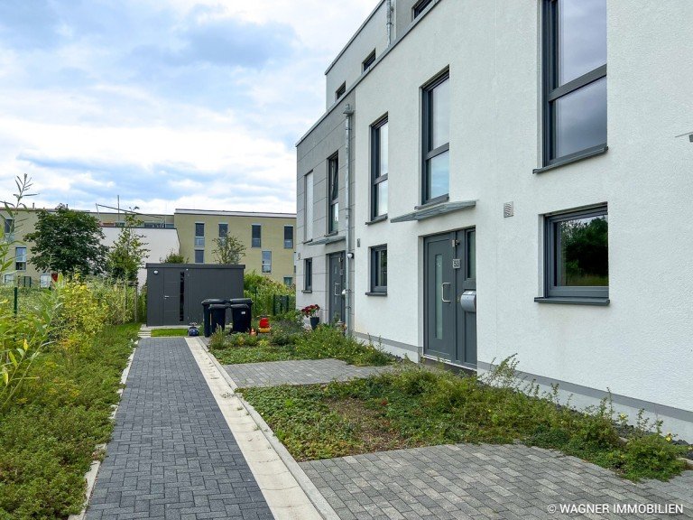 front view of the house Wiesbaden Reihenmittelhaus Brand new townhouse in Bierstadt | WAGNER IMMOBILIEN